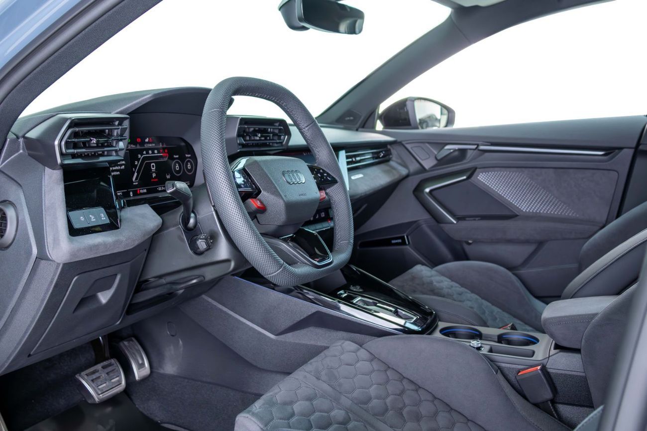 أودي RS3 TFSI quattro 2.5L Sportback