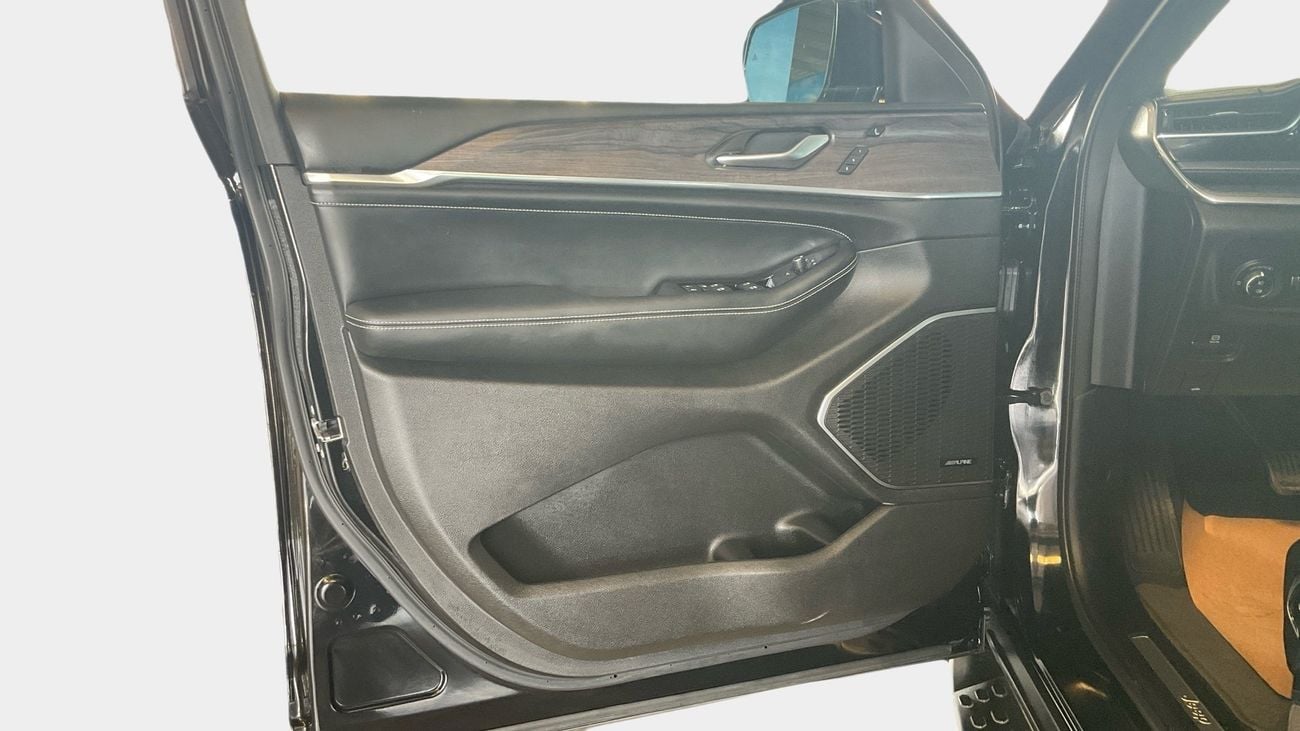 جيب جراند شيروكي 3.6 OVERLAND 2 ROW 4WD AUTO | شامل الضمان | 0 ﺪﻔﻋﺓ ﺃﻮﻟﻯ