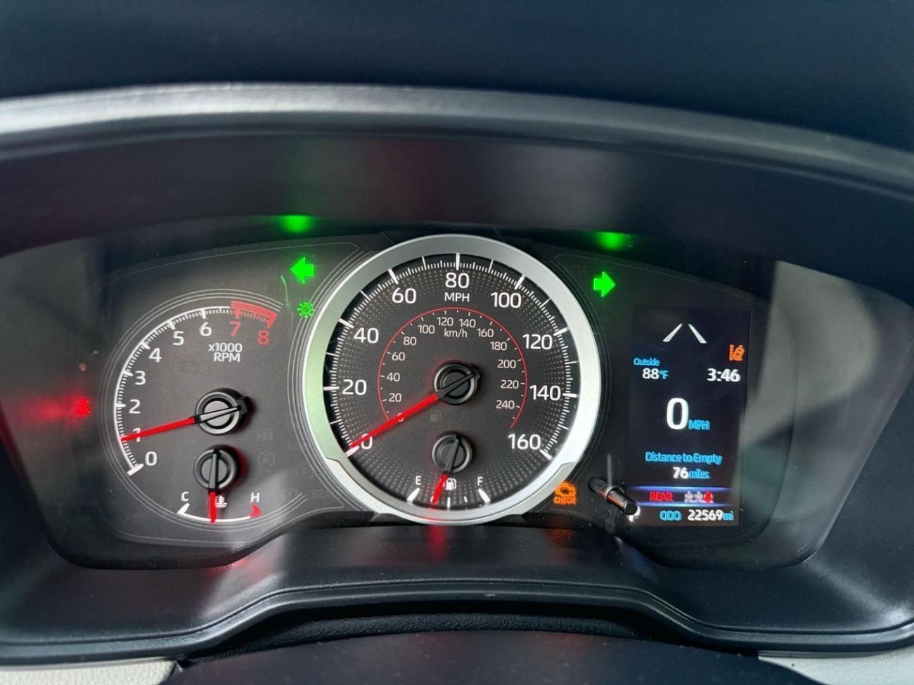 تويوتا كورولا كروس 2022 TOYOTA COROLLA CROSS | 2.0L PETROL | FULL OPTION | UAE PASS