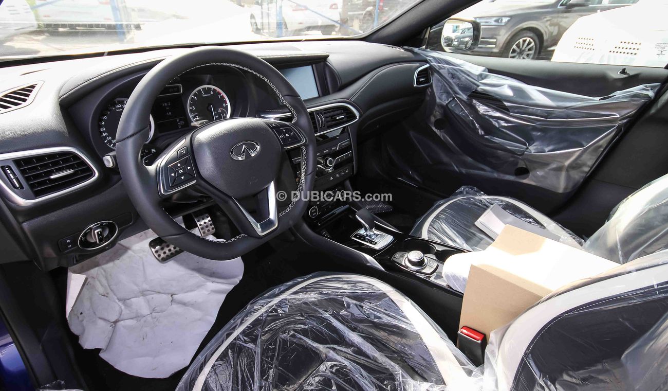 Infiniti Q30 ٍٍS - Export Price 117,000