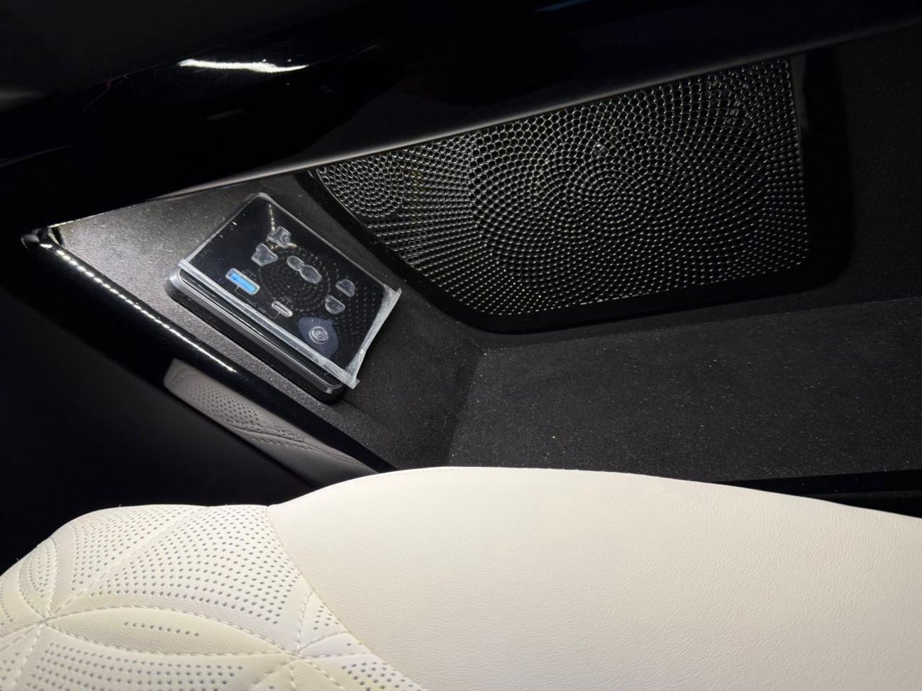 مرسيدس بنز V 250 2023 Mercedes-Benz V250, Brand New, 1 Year Unlimited KM Warranty, Fully Upgraded, GCC