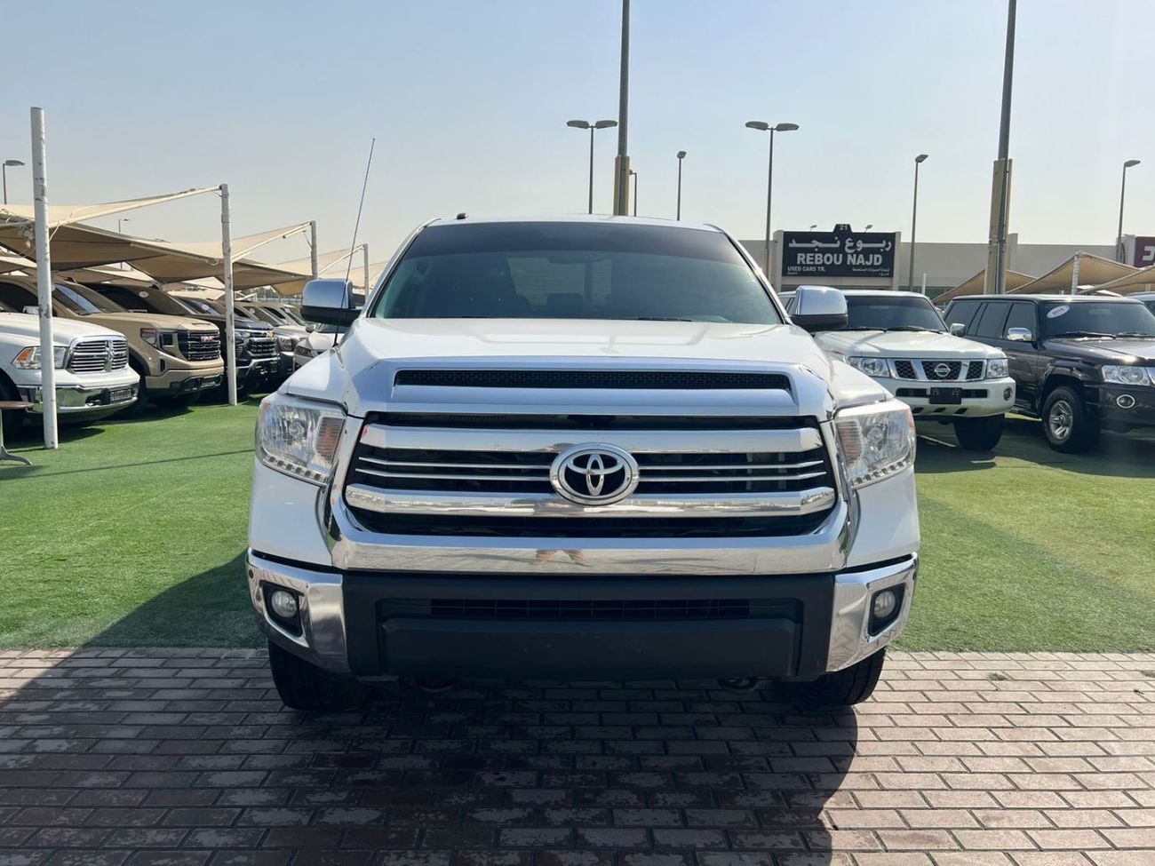 Toyota Tundra TOYOTA TUNDRA 2017 Crewmax SR5 5.7L/V8