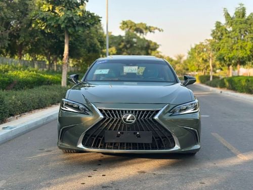 لكزس ES300h PLATINUM