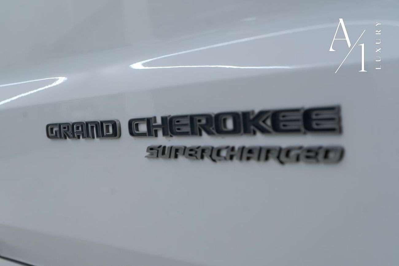 جيب جراند شيروكي Trackhawk 6.2L 2018 Jeep Grand Cherokee SC, Warranty, Full Jeep Service History, 707HP, GCC