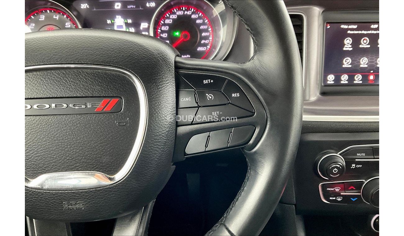 Dodge Charger SXT / SE