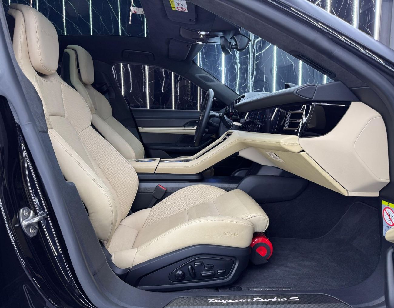 بورش تايكان Turbo S (761 HP) 2021 Porsche Taycan, Sport Chrono Package, Full Porsche Service History, GCC