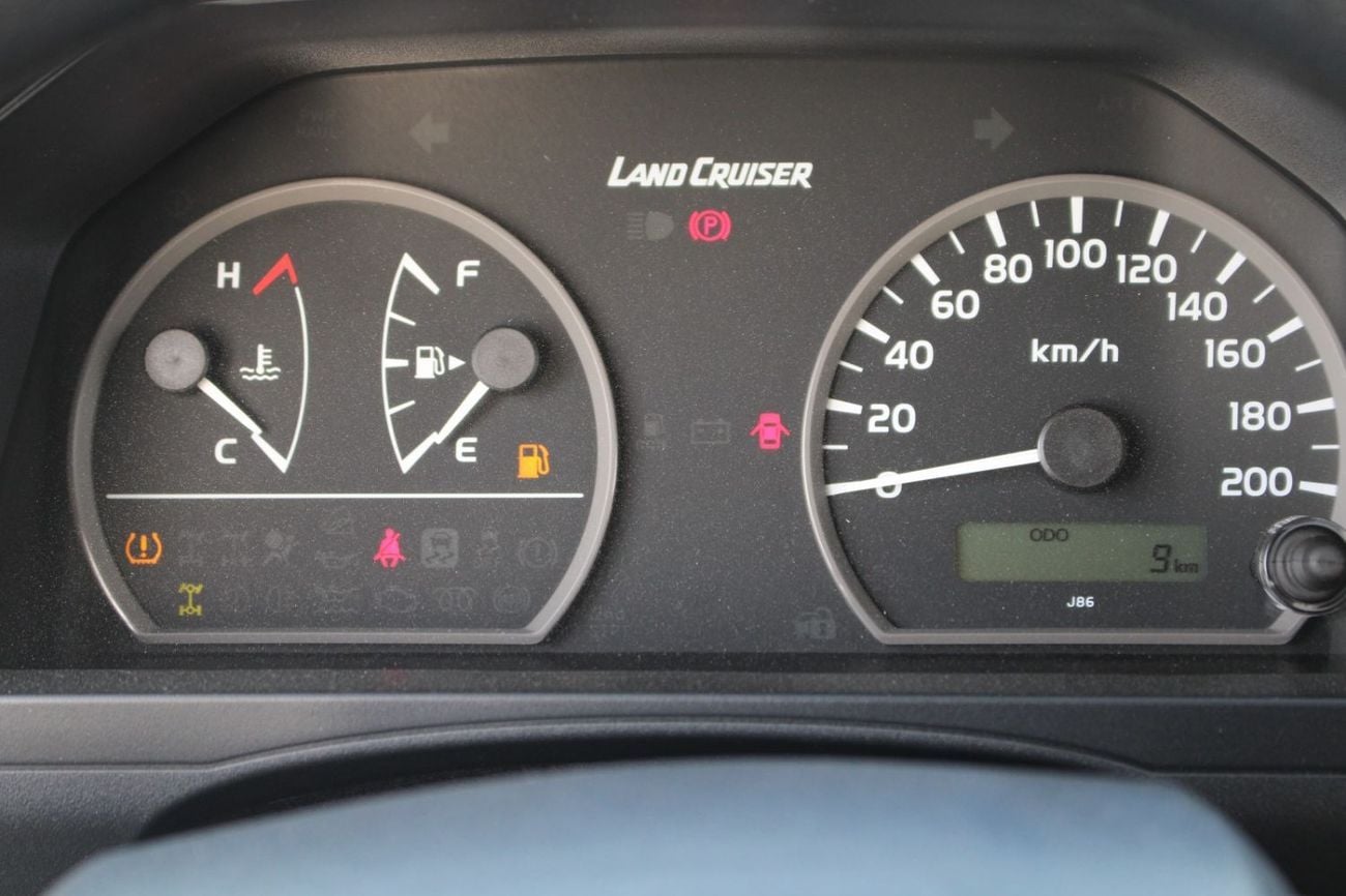 Toyota Land Cruiser Pick Up  TOYOTA LANDCRUISER 79 2.8L DIESEL DOUBLE CAB E MANUAL