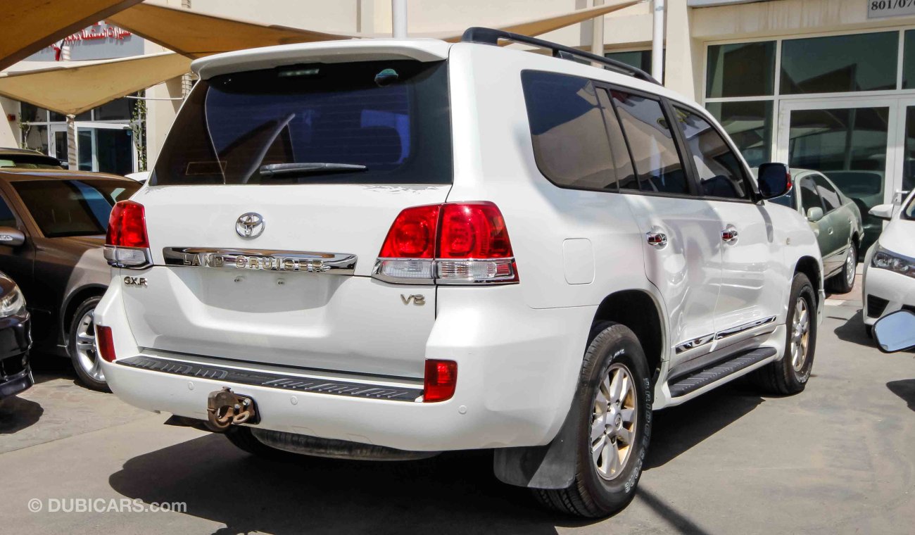 Toyota Land Cruiser GXR V8