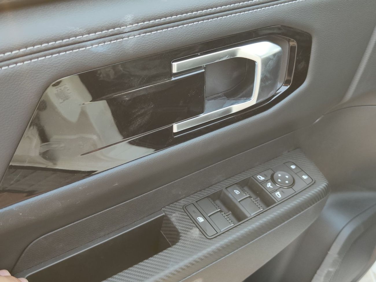 Mitsubishi L200 MITSUBISHI L200 PETROL GLX 2.4L 2025