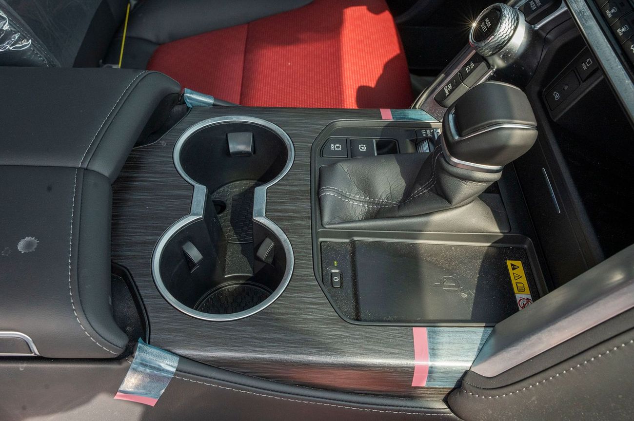 تويوتا لاند كروزر 2026 Toyota LC300 VXR 3.5L Hybrid AT (Black -red)