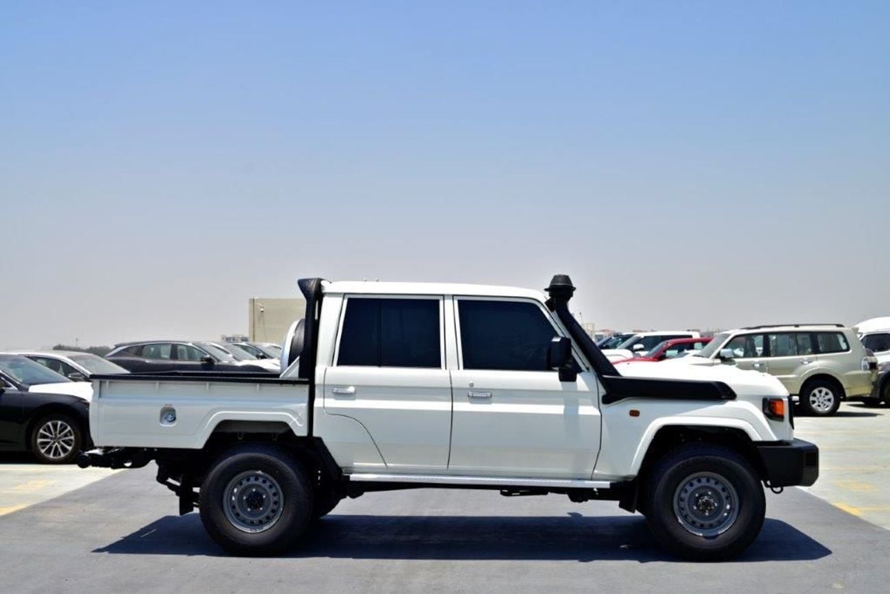 Toyota Land Cruiser Pick Up Double Cab 2.8L Diesel 4WD 5 Seater Automatic