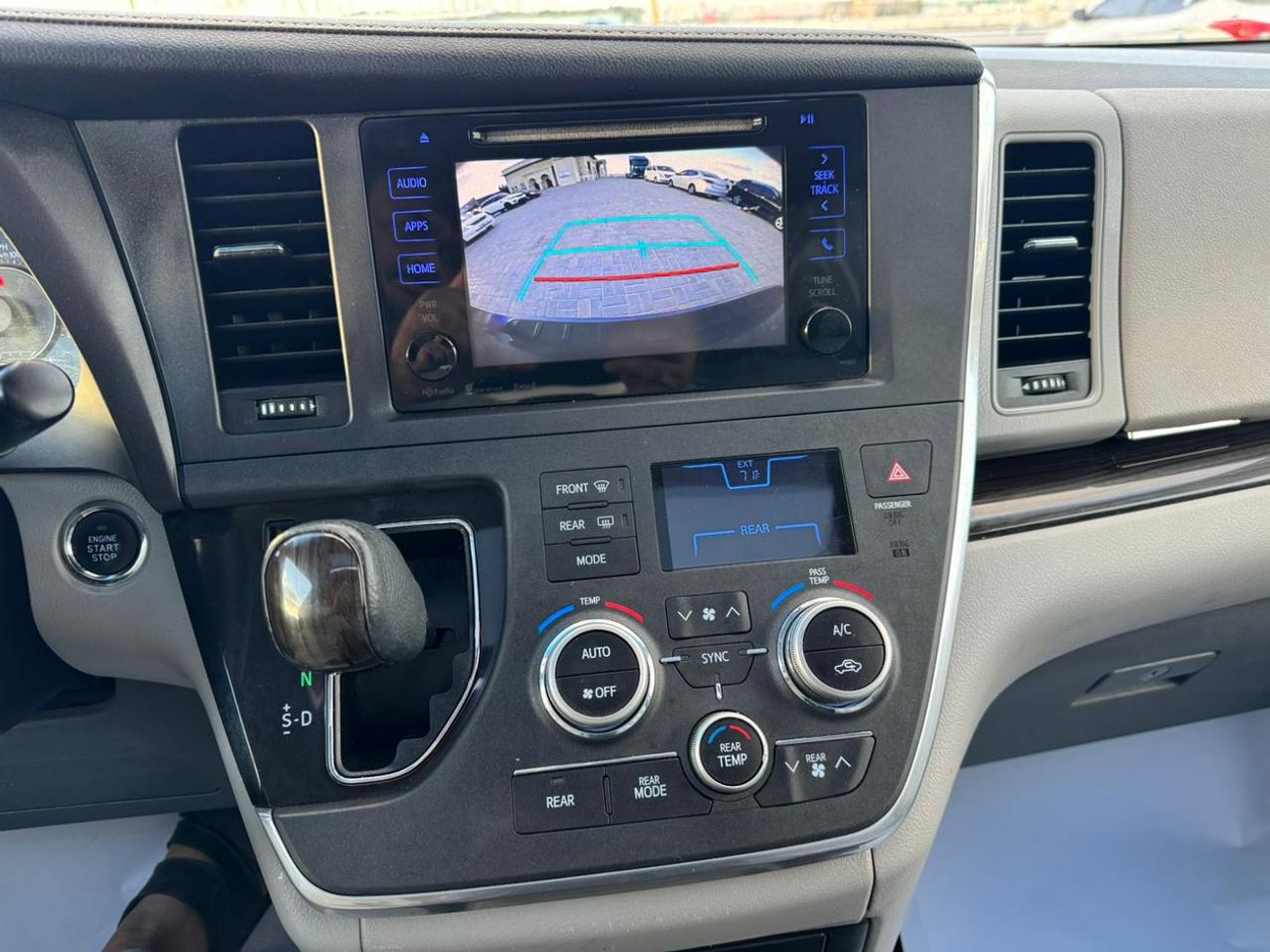 Toyota Sienna Toyota Sienna 2017 XLE