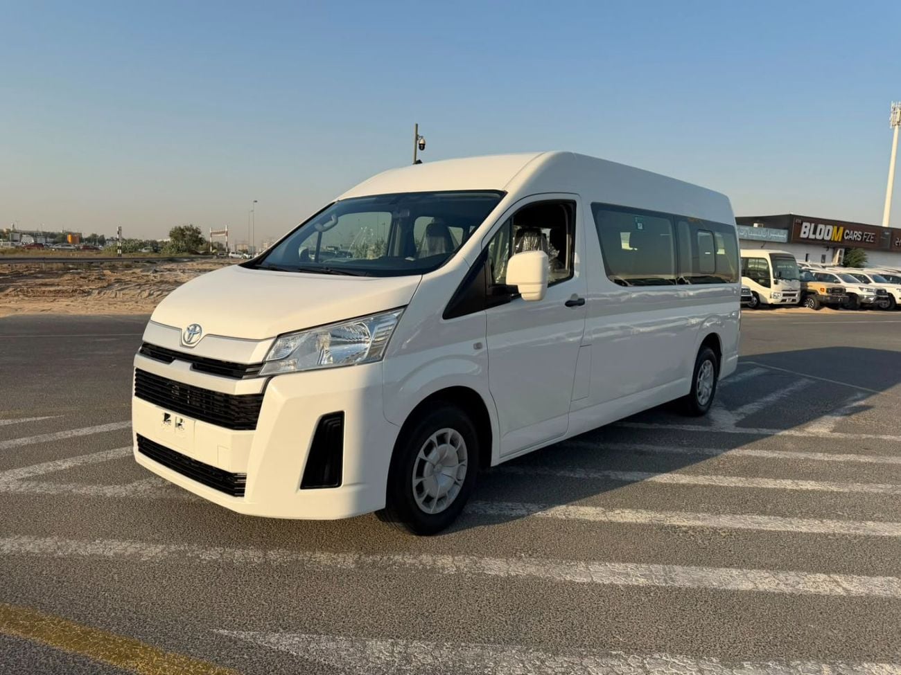 تويوتا هاياس 2020 Toyota Hiace 3.5L V6 GCC- Passenger - Patrol - Manual - 13 Seater - No Accident