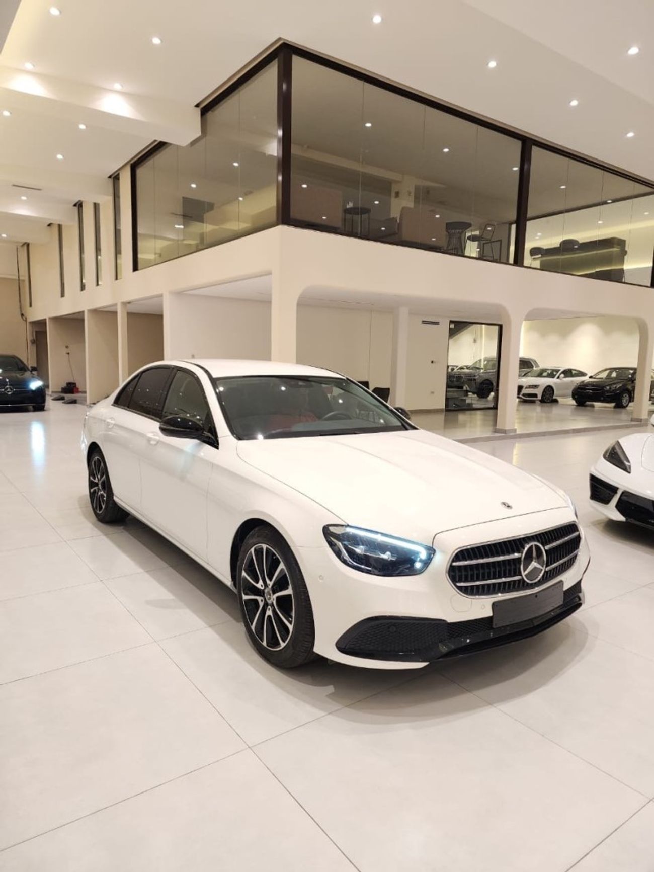 مرسيدس بنز E200 Premium 2.0L