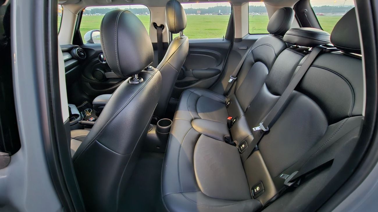 ميني كوبر Std 1.5L (5 Seater)