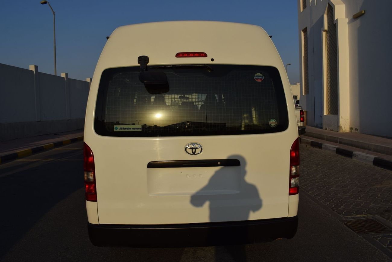 Toyota Hiace GLS - High Roof Toyota Hiace Highroof Van 2.7 ltr, model:2021. Excellent condition