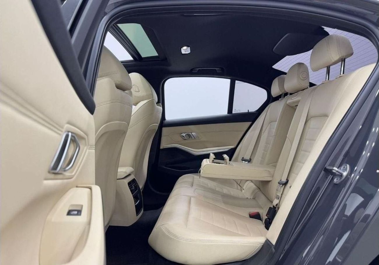 BMW 330i Exclusive 2.0L (258 HP) 2019 BMW 330i, November 2025 BMW Warranty + Service Pack, GCC