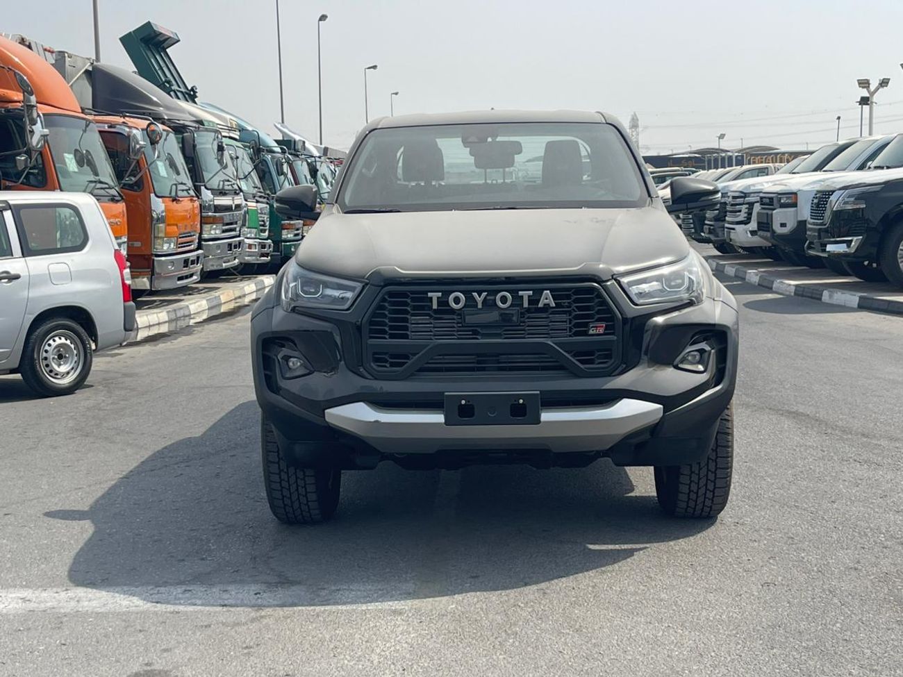 تويوتا هيلوكس GR Sport 2.8L