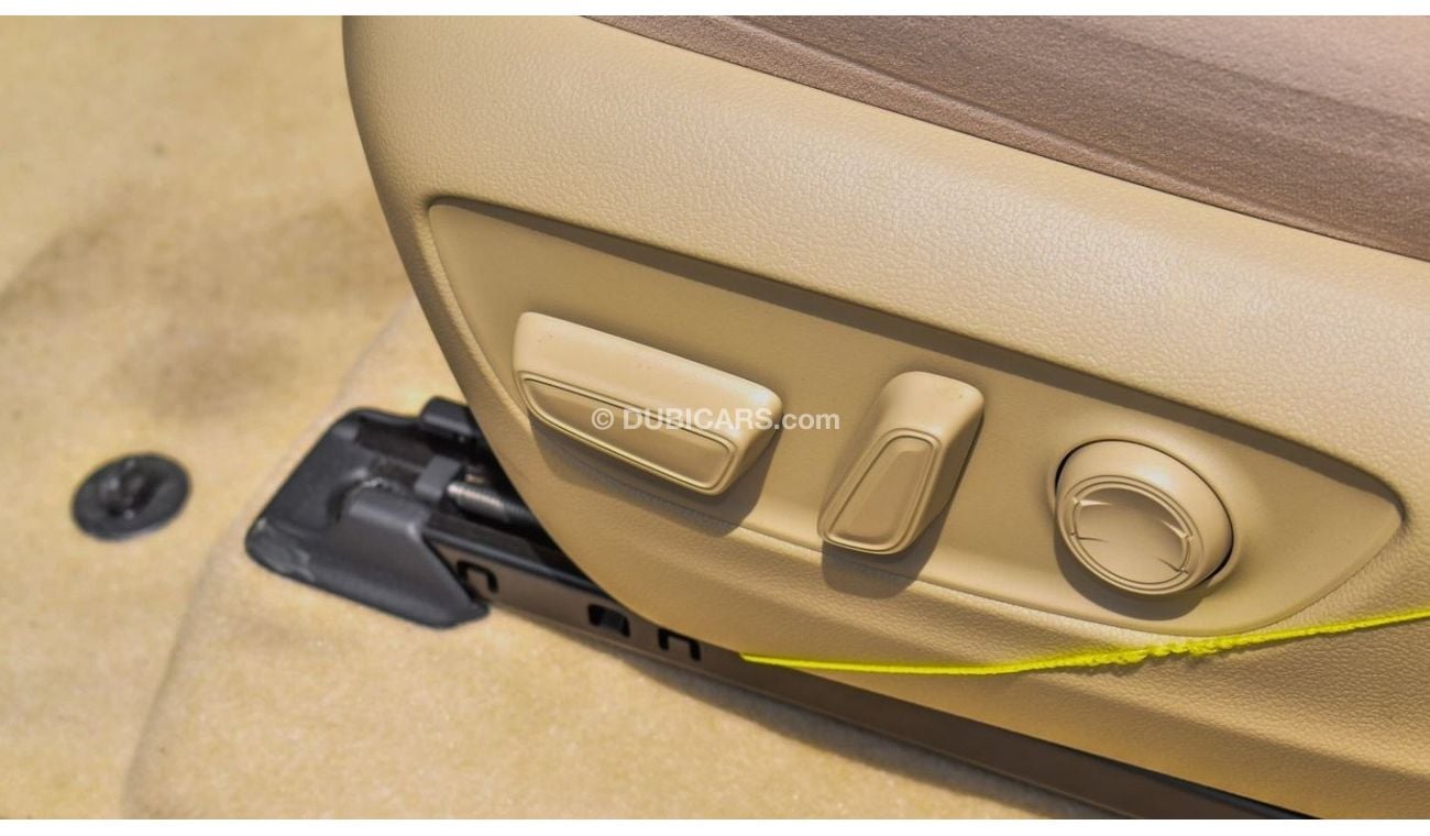 Toyota Land Cruiser 2023 Toyota LC300 3.5 TT GXR 18" AL P AT - Black inside Beige