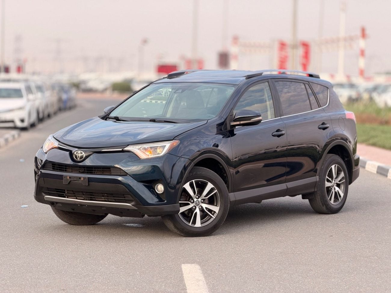 Toyota RAV4 XLE 2.5L / Sunroof, 4WD Full option