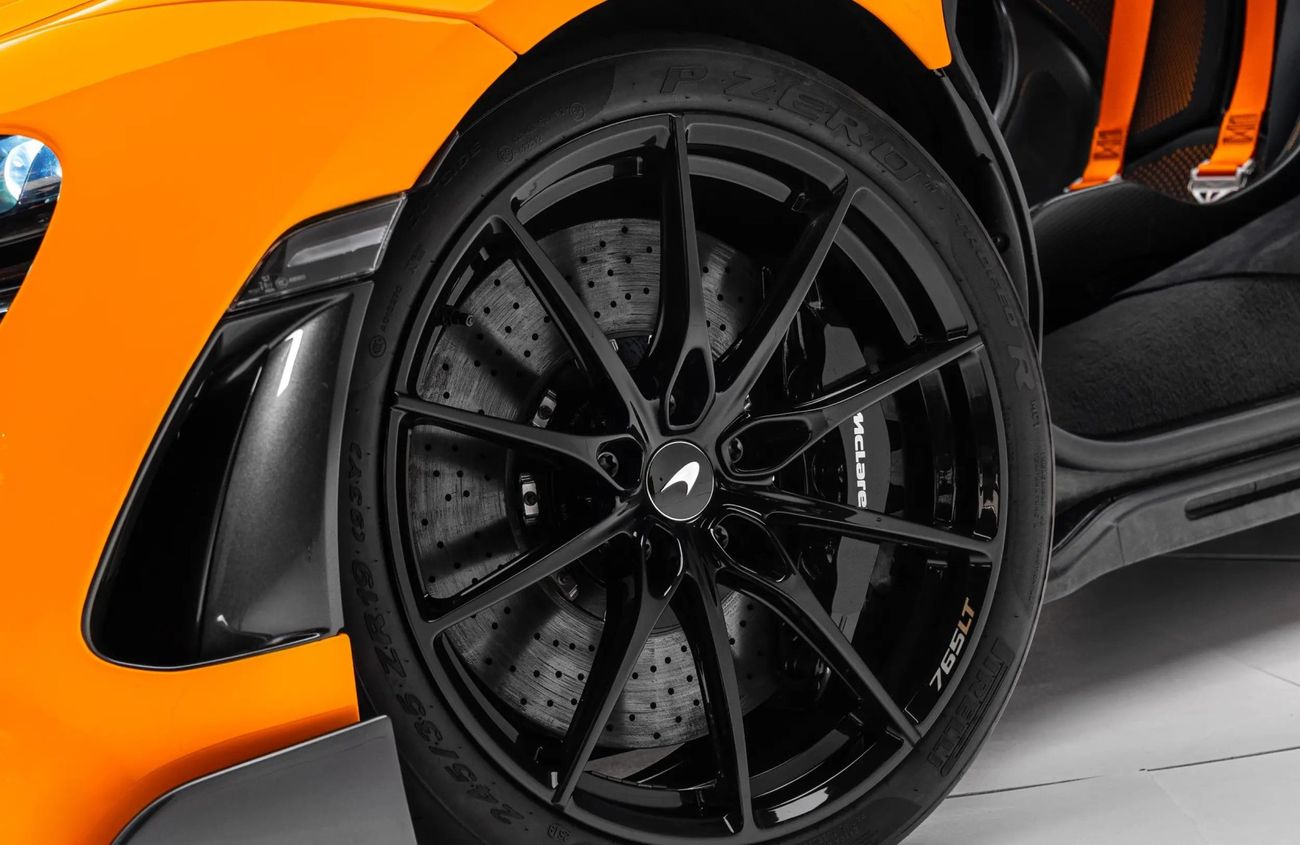 مكلارين 765LT 4.0L V8 Twin-Turbocharged Engine