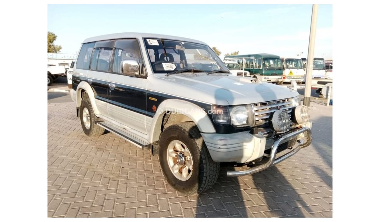 Mitsubishi Pajero MITSUBISHI PAJERO RIGHT HAND DRIVE (PM939)