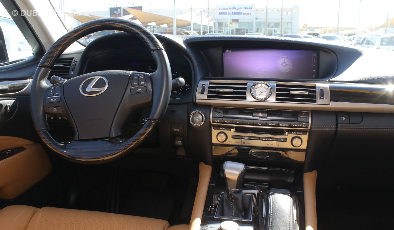 Lexus LS460