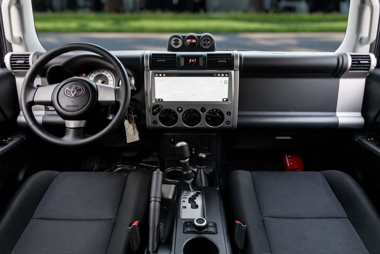 تويوتا إف جي كروزر Totoya FJ Cruiser GXR | 2,938 P.M | 0% Downpayment | IMMACULATE!