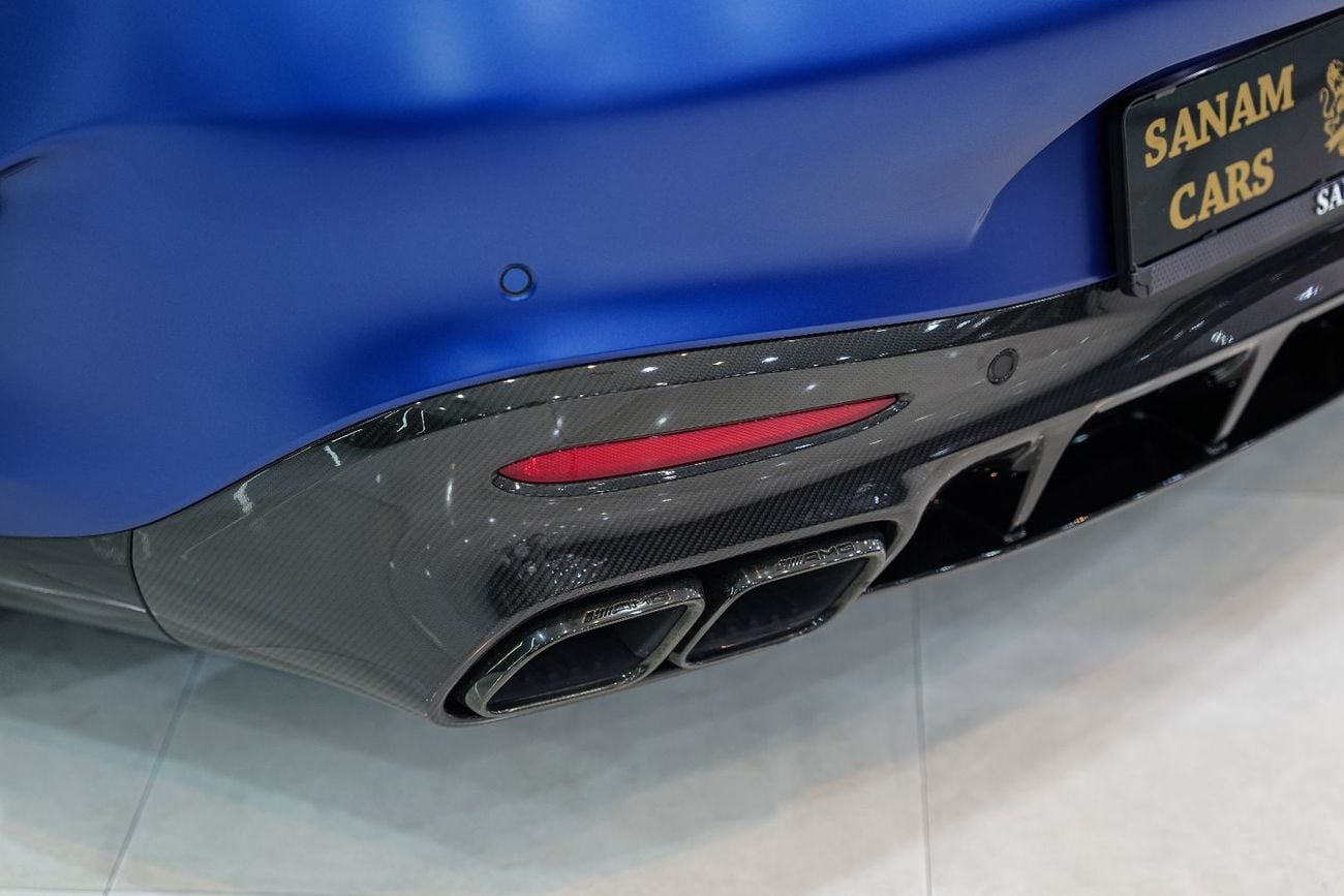 مرسيدس بنز AMG GT 63 سيارة كوبيه 4Matic+، مزودة بحزمة ألياف الكربون!!