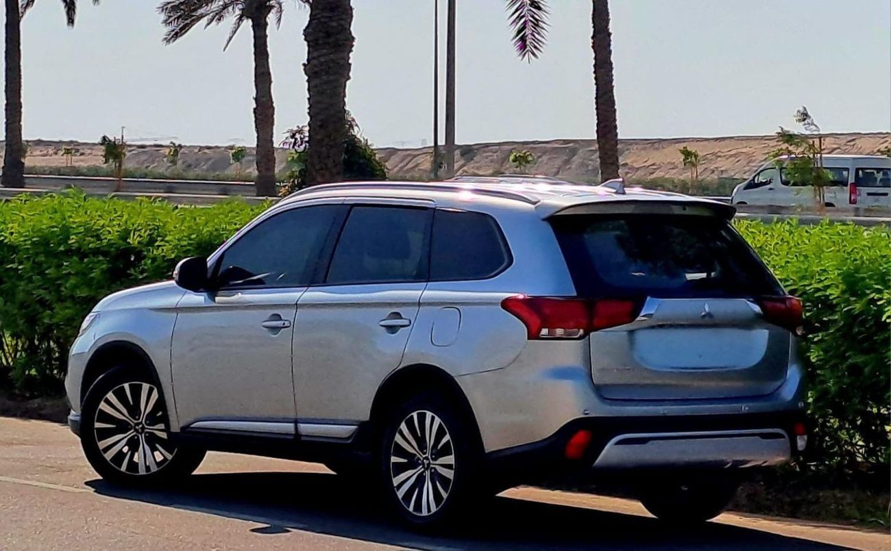 Mitsubishi Outlander GLX High 2.4L 899-Monthly l GCC l Cruise, Camera, 4x4 l Accident Free