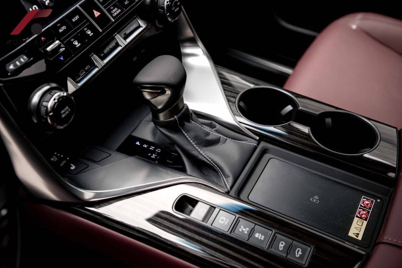 Lexus LX600 SIGNATURE