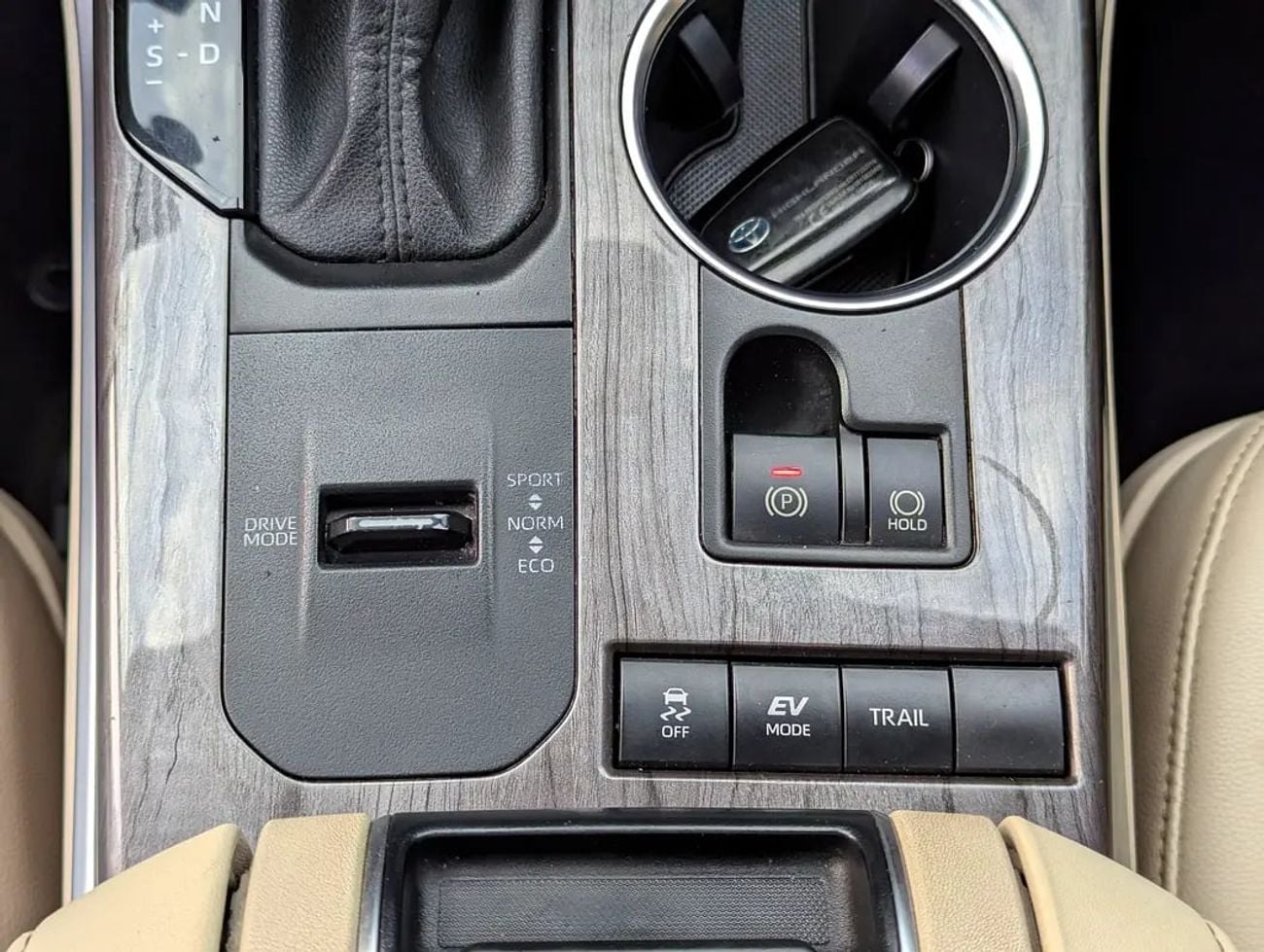 Toyota Highlander VXR Hybrid - GCC Specs - Pristine Condition