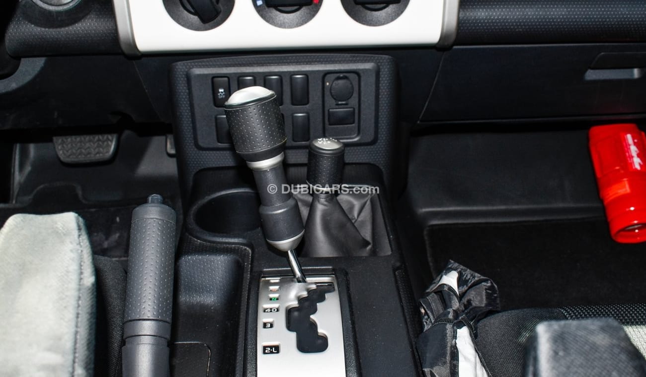 تويوتا إف جي كروزر GXR