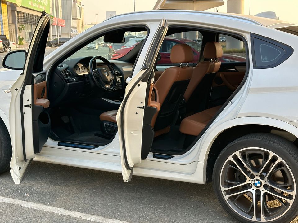 Used BMW X4 xDrive 35i 3.0L 2015 for sale in Dubai 790772
