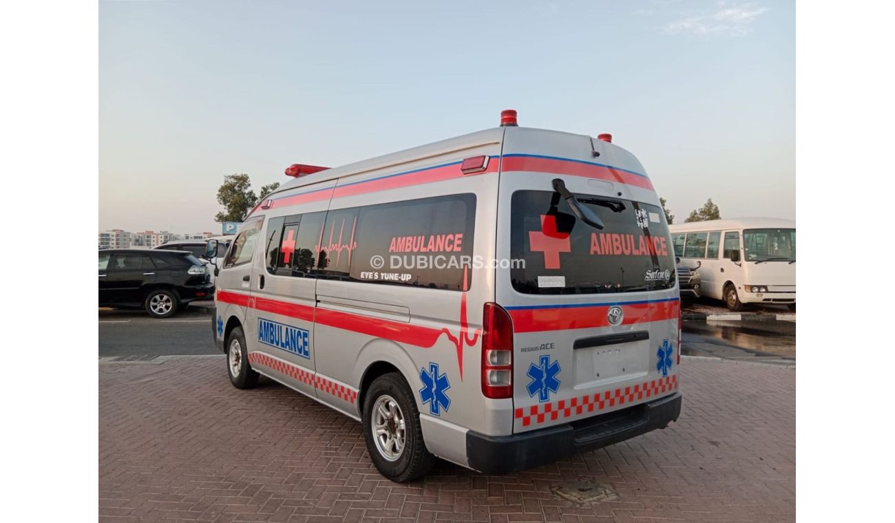 Toyota Hiace TOYOTA HIACE VAN (AMBULANCE) RIGHT HAND DRIVE(PM01433)
