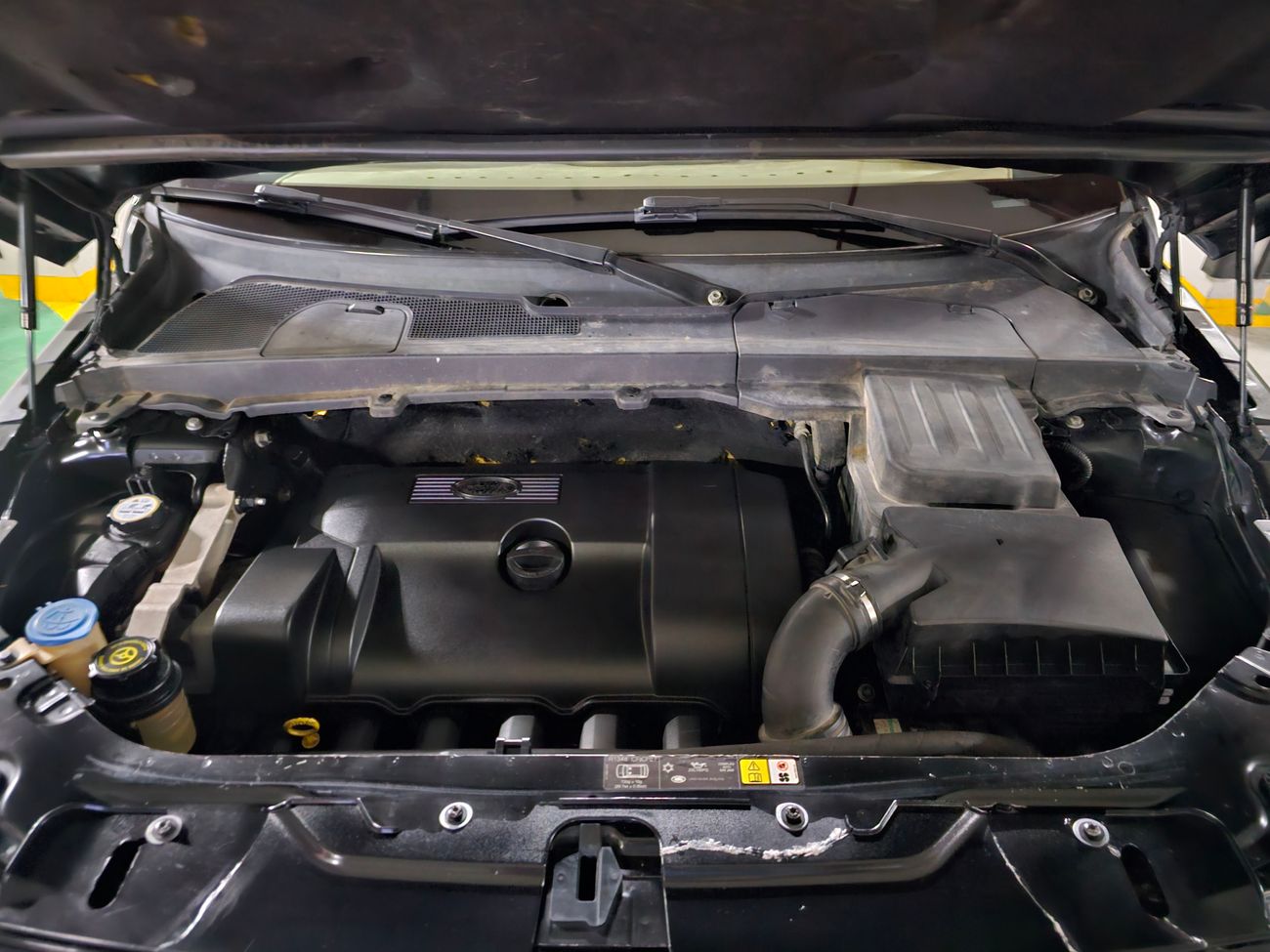 Land Rover LR2 HSE i6