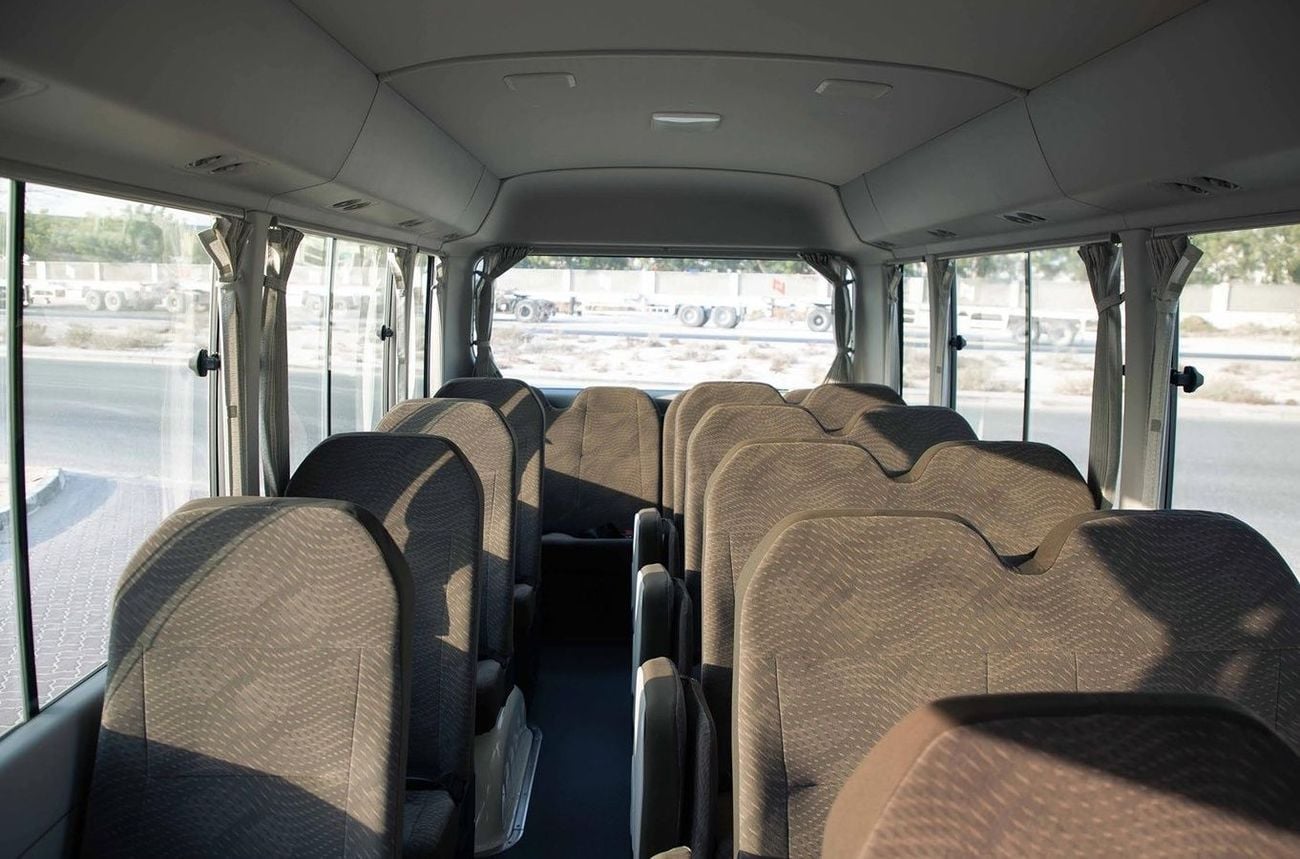 تويوتا كوستر 2025 Toyota Coaster High-Roof 30-Seater 4.0L 4-Cyl Turbo Diesel M/T RWD 2-Point Seatbelts For Africa