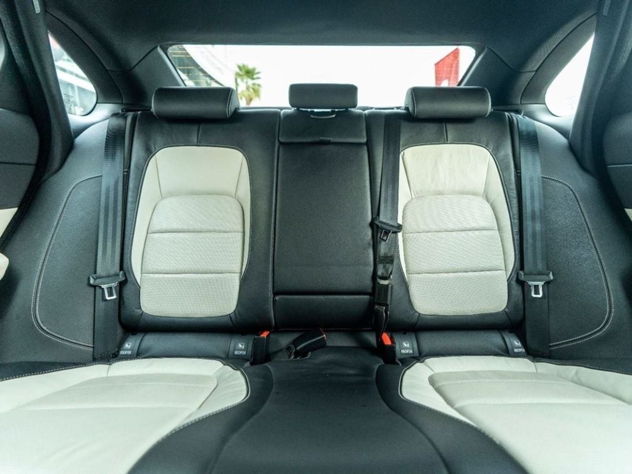 جاكوار XF R-Sport 2.0L Sedan