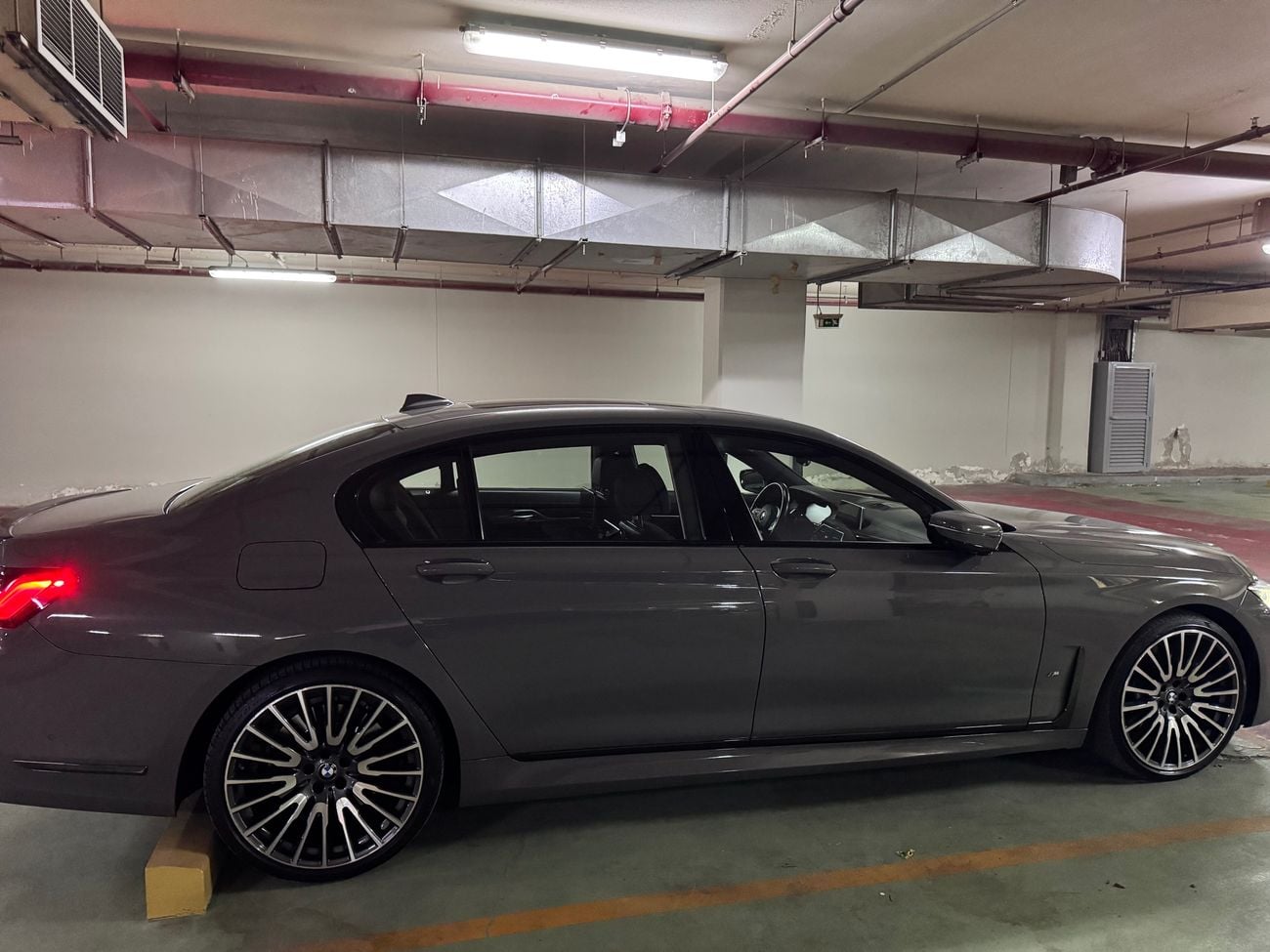 بي أم دبليو 750Li XDRIVE EXECUTIVE