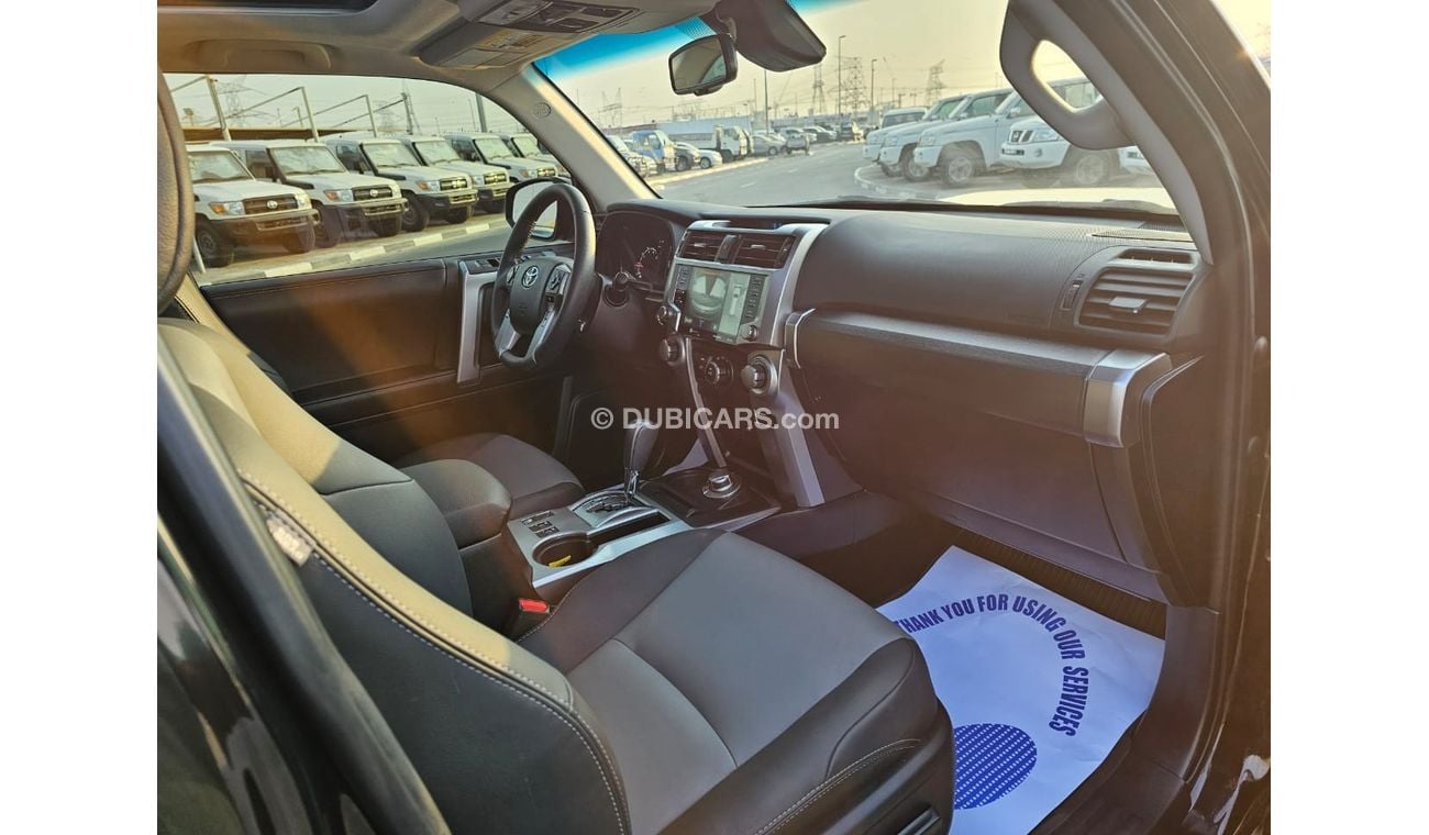 Toyota 4Runner 2022  Toyota 4RUNNER SR5 full option sunroof, 4x4 and 360 cameras