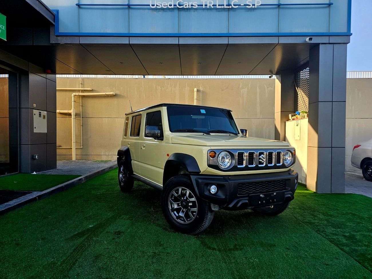 سوزوكي جيمني GLX/ DUAL TONE/ AUTOMATIC/ ORIGINAL PAINT/ 1.5L V4/ LOW MILEAGE