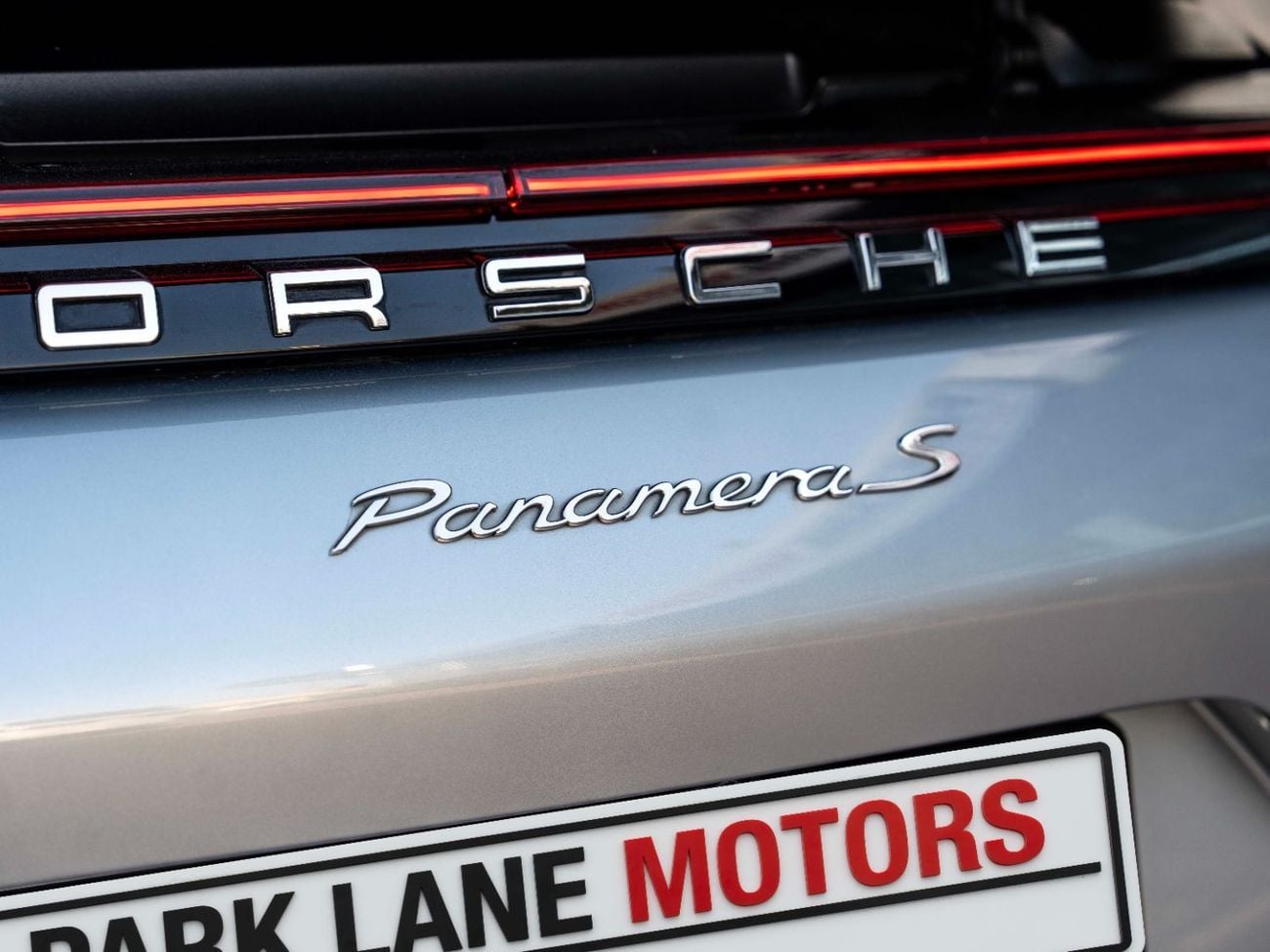 Porsche Panamera TREND Std 3.0L (325 HP)