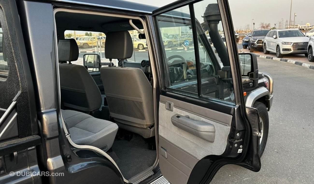 Toyota Land Cruiser Pick Up Double Cabin