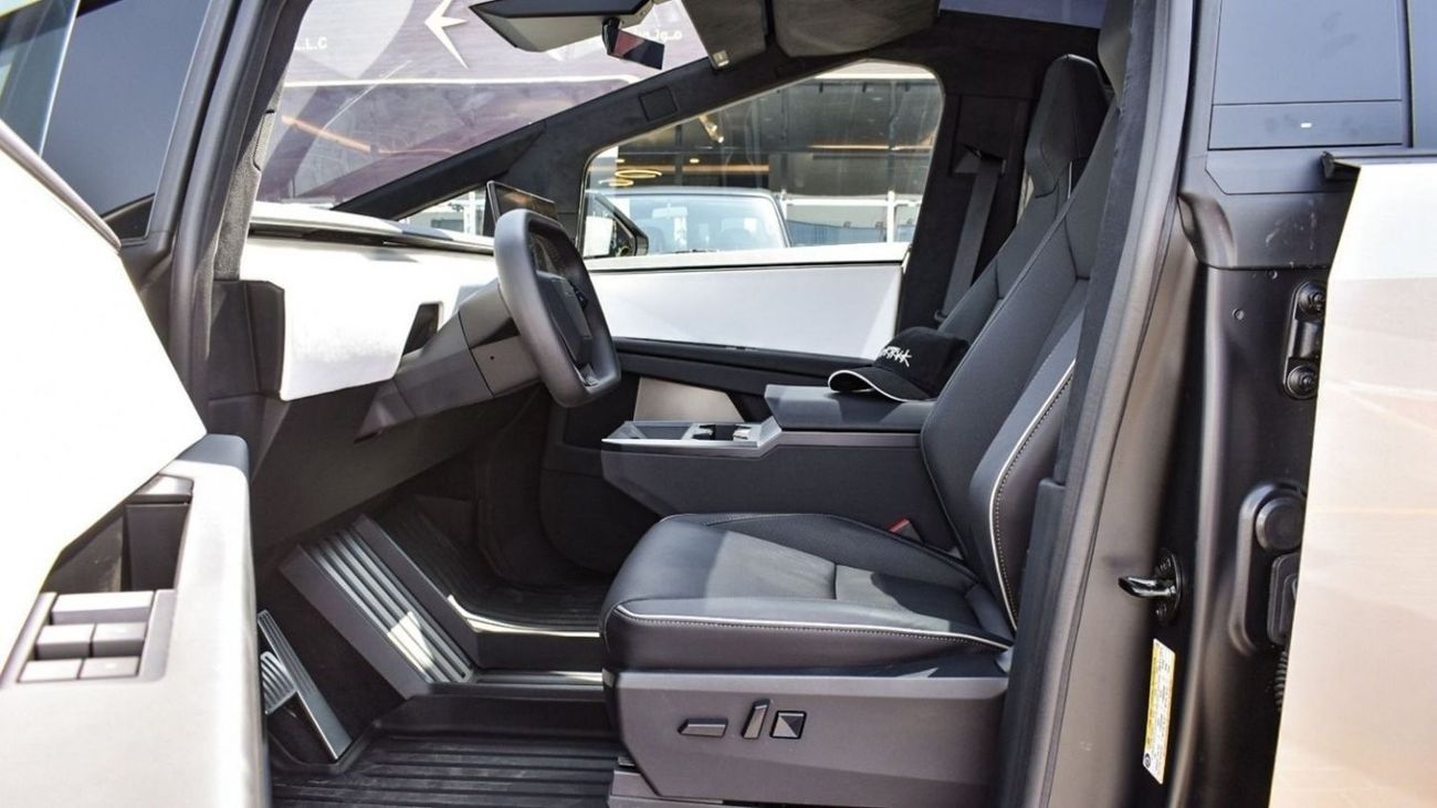 تسلا سايبرتراك Tesla Cybertruck / 2024