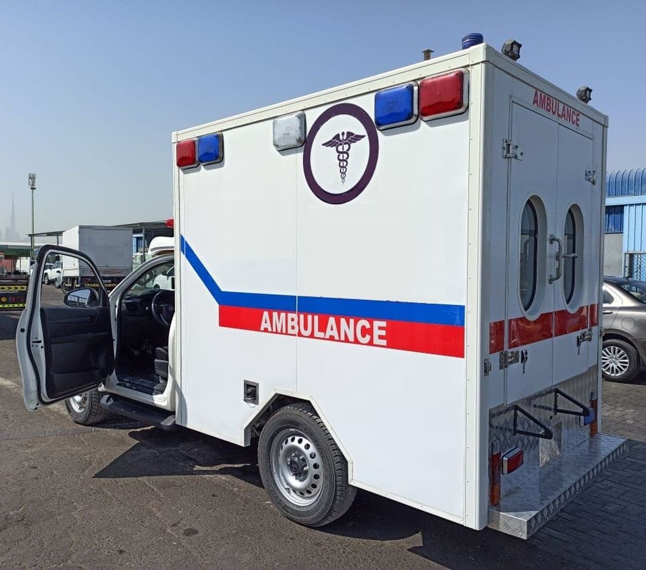 تويوتا هيلوكس 2025 Toyota Hilux Single Cabin 2.7L Manual Transmission Petrol (Ambulance)