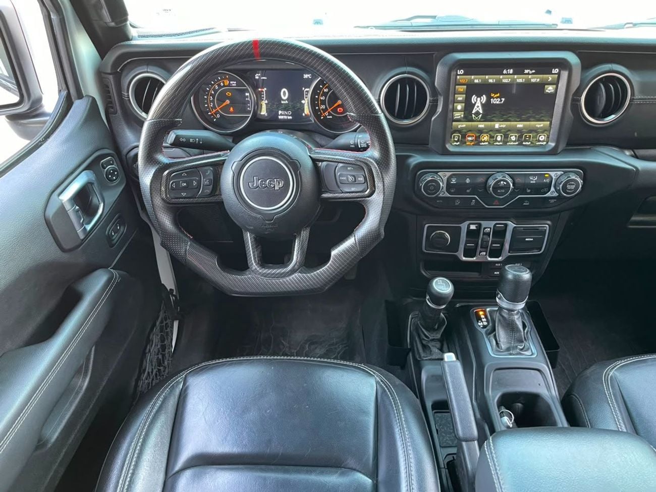 Jeep Wrangler Unlimited SAHARA / V6 3.6L / GCC / 2.5” FOX SUSPENSION / REMOTE START / BLIND SPOT / X-POWER WINCH
