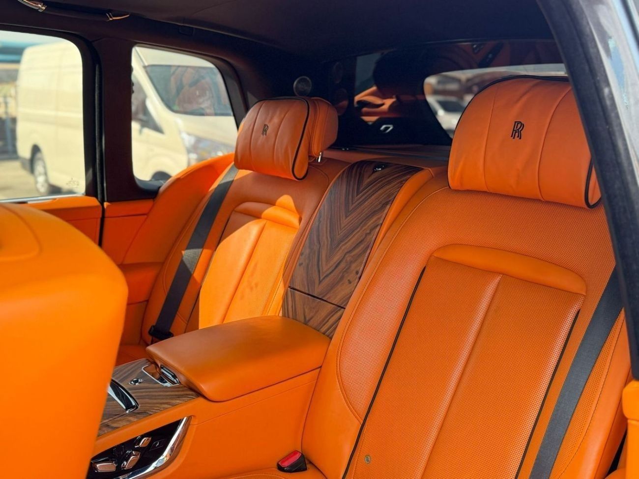 Rolls-Royce Cullinan Rolls-Royce Cullinan 2019 GCC VIP SEATS (ILLUMINATED CRYSTAL SPIRIT OF ECSTASY)