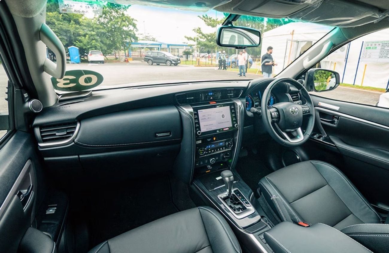 Toyota Fortuner RIGHT HAND DRIVE 2.8