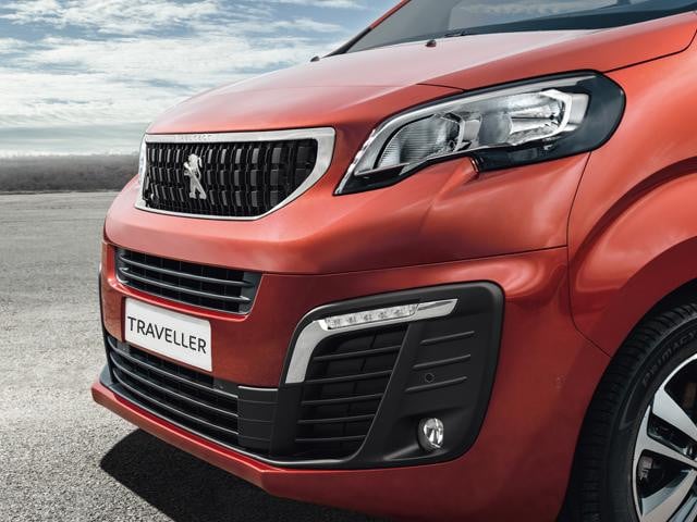 Peugeot Traveller exterior - Headlight and Front Grille