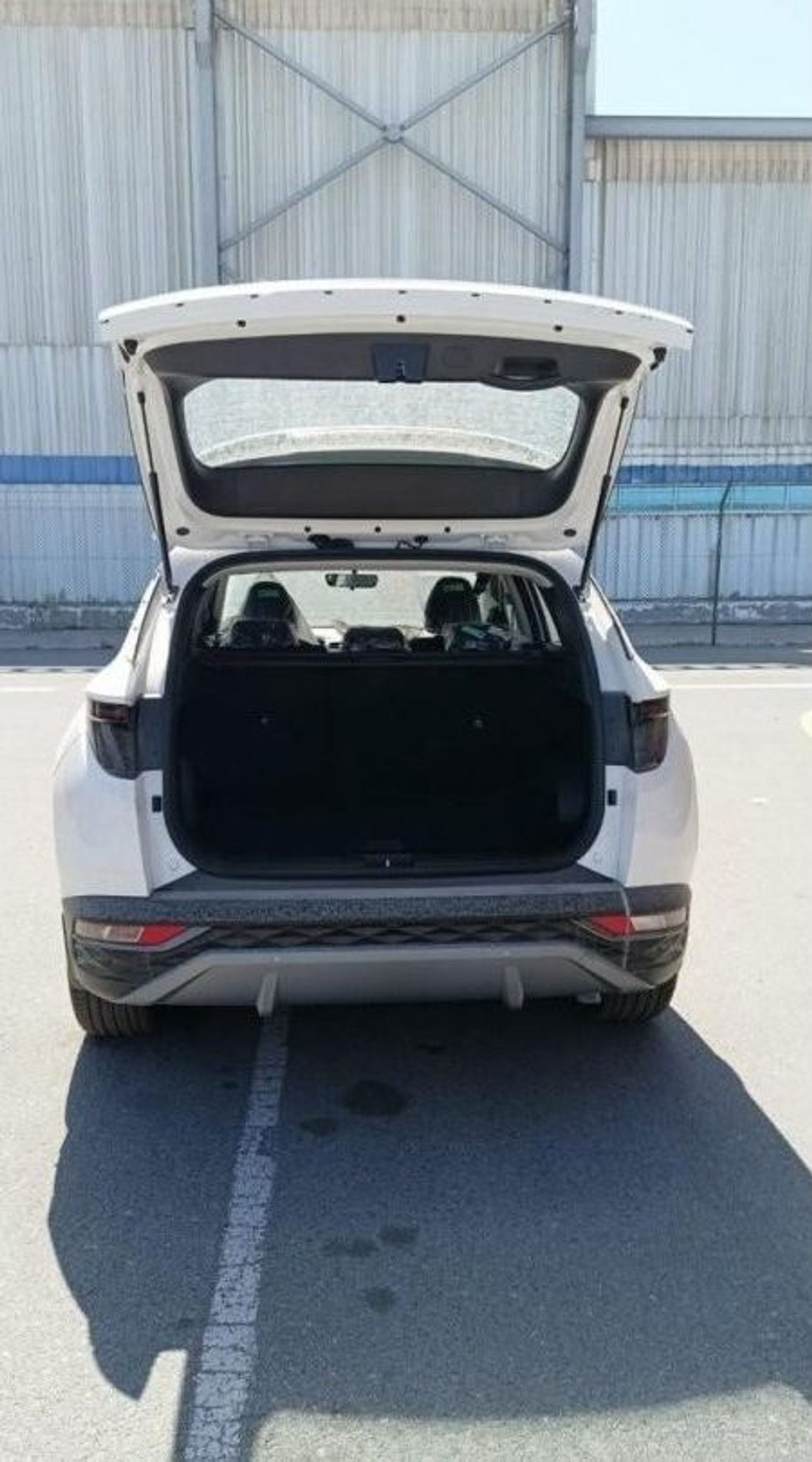 Hyundai Tucson SMART 2.0 L , rims 18